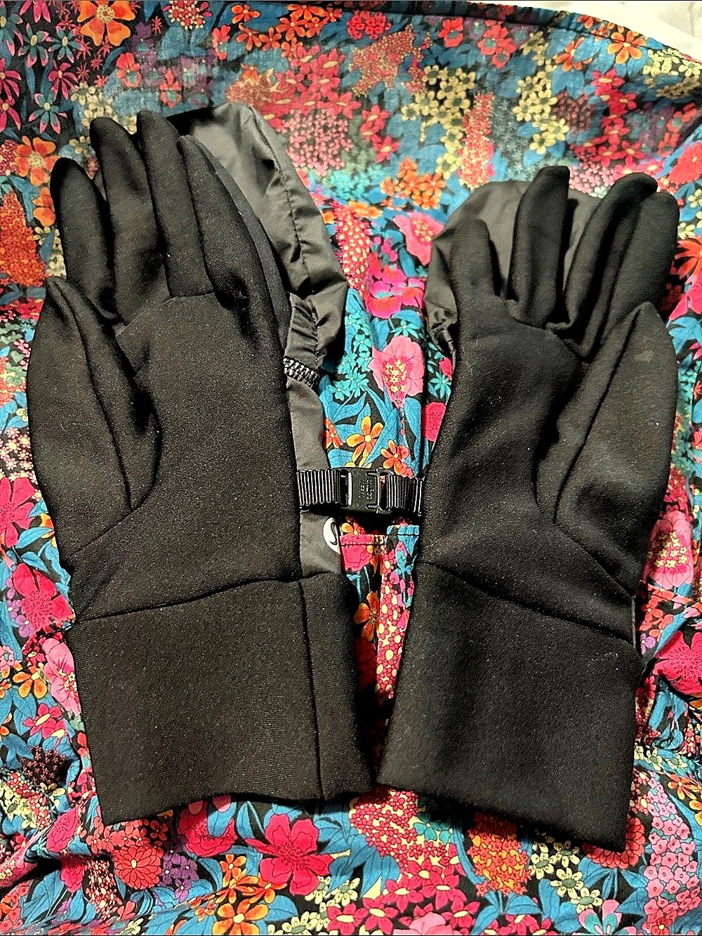Lululemon Down for It All Mitten Black Gloves with Clip